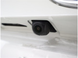 バックカメラが付いているので後方確認が非常にしやすいです。今や運転初心者も熟練者も必須装備!ついていて損はないですね♪
