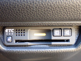 ■【ETC車載器】が装備されています。セットアップをしてお渡しとなり、ETCカードを差し込むだけで高速道路の利用が可能です。