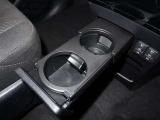 運転席付近にもドリンクホルダーが付いています!2つ付いているのも嬉しいポイントですね♪