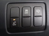 ★使いやすさや安全性を追求したステアリング周り!高級車ゆえにスイッチ類が多いのも特徴ですね!考え尽くされた配置ですぐに使いこなす事が出来ますのでご安心下さい!是非、体感してみて下さい!!