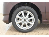純正なので車に似合うデザインになっていますね。スタッドレスタイヤもご相談下さい。