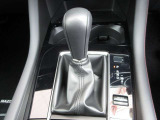 MTモード付6ATは、山道走行時など、エンジンブレーキを積極的に使いたい場面などで、安全かつスムーズな走行が可能です。また、運転する楽しさをあります。