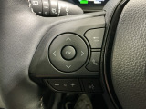 ステアリングにオーディオ操作スイッチが付いています。オーディオ画面に直接タッチしなくても操作が出来ますので、運転に集中できます。