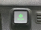 ★ECONスイッチ★ エコドライブを加速しよう!スイッチをONにすると、運転の仕方によるロスを抑え込み燃費をよくするようクルマが頑張ります(*^ー^*)燃費向上にチャレンジ♪