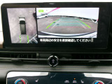 アラウンドビューモニター。空の上から見下ろすような視点でスムース駐車。
