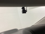 後方にもドライブレコーダーのカメラ(社外品)が付いています。前後両方でお車の周りを監視・記録いたします。