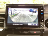 バックモニター付きで車庫入れも安心【カメラアングルは3パターンから選べます】知らない道でも安心して楽しくお出かけができます