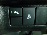 パーキングセンサーや横滑りを防ぐVSA等のスイッチ類は運転席の右側、手の届きやすい位置にあります。