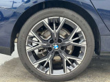 18インチアロイホイール装備です。見た目がガラリと変わります。