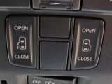 【両側パワースライドドア】スマートキーや運転席のスイッチで後席両側スライドドアの開閉が可能♪電動だから力を入れてドアを開ける必要が無く、小さなお子様でも簡単に開け閉めでき快適です♪