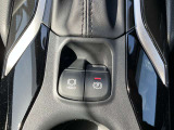電動パーキングブレーキを搭載。スイッチ操作でパーキングブレーキを作動・解除することが可能ですので、操作の力が不要ですよ♪
