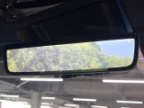 【デジタルインナーミラー】後席の大きな荷物や同乗者で後方が確認しづらい時でも安心!カメラが撮影した車両後方の映像をルームミラー内に表示。クリアな視界で状況の確認が可能です!