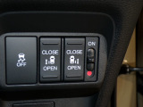 【電動スライドドア】ボタン一つで自由自在に開閉が可能!指先一つで運転席からどちらのドアも開閉できるので非常に便利な装備です!挟み込み防止機能もついているので小さなお子様がいる方も安心です!