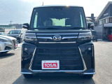 当店は常時100台の在庫を展示しており、県内随一規模のハイブリッドカー専門店です。