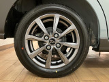 純正15インチアルミホイール(ガンメタ塗装)が足元を彩ります♪