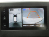 【全周囲カメラ】上が丸見え!! 駐車時に周りの様子が見えます。駐車時も安心ですよ!!