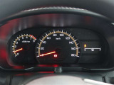 とっても見やすいメーターです。夜間時はラグジュアリーな気分にさせてくれる照明が魅力ですので、夜のドライブも楽しみになりますよ♪