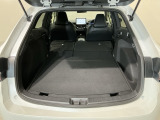 リアシートを倒すと、ラゲッジスペースを広くお使いいただけます!