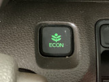 ★ECONスイッチ★ エコドライブを加速しよう!スイッチをONにすると、運転の仕方によるロスを抑え込み燃費をよくするようクルマが頑張ります(*^ー^*)燃費向上にチャレンジ♪