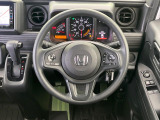 ステアリングも使用感が少なく、きれいな状態となっております♪