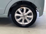 純正のアルミホイールで外観もかっこよく、燃費向上にも一役かっていますよ