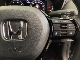 右側のステアリングスイッチはHondaセンシング系のスイッチ他にセレクターホイールを装備。スピードメーター内・マルチインフォメーション・ディスプレーの各表示が確認できます。