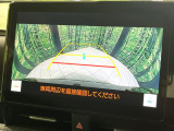 【バックカメラ】駐車時に後方がリアルタイム映像で確認できます。大型商業施設や立体駐車場での駐車時や、夜間のバック時に大活躍!運転スキルに関わらず、今や必須となった装備のひとつです!