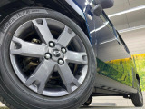 【純正アルミホイール】外観にマッチした純正アルミホイールを装着しております。各種社外アルミホイールや、スタッドレスタイヤも取扱いしております。是非ご相談ください♪