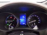 とっても見やすいメーターです。夜間時はラグジュアリーな気分にさせてくれる照明が魅力ですので、夜のドライブも楽しみになりますよ♪