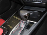 フロアシフトのオートマチックトランスミッションです。