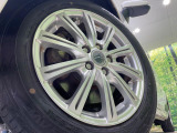 【15インチアルミホイール】外観にマッチしたアルミホイールを装着しております。各種アルミホイールや、スタッドレスタイヤも取扱いしております。是非ご相談ください♪