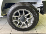 【純正16インチアルミホイール】外観にマッチした純正アルミホイールを装着しております。各種社外アルミホイールや、スタッドレスタイヤも取扱いしております。是非ご相談ください♪