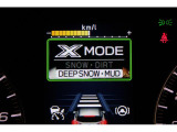 XーMODEは路面に応じてモードを選択するだけで4輪の駆動力やブレーキなどを最適にコントロール。悪路からのスムーズな脱出をサポートします。