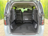 後席を格納すると、これだけの広さが!シーンに合わせたシートアレンジで、大きな荷物も積むことが出来ます♪