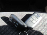 スマートキー2個装備車です☆ポケットに鍵を入れたままでも開閉ができます☆☆ホンダオートディーラーホンダ専門店♪TEL06-6744-2222☆