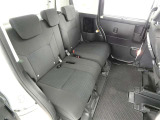 ゆとりある広々とした車内空間は、ドライブを始め買い物やレジャーなど、幅広く活躍します。一人でもみんなとでもお出かけを楽しみましょう!
