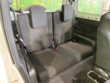 後部座席も気になるようなキズ・汚れやへたり等、大きなダメージはなく、良好な状態です。