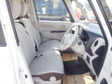 清潔で広々した座席です!是非、現車を見て体感してみてください。