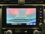 バックでの車庫入れも安心です! リアカメラが付いているバックモニター付のナビを装備しております。操作線もついており距離感も画面から確認できます。