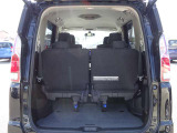 【ラゲッジスペース】しっかり容量が確保されていてます。バックドアも大開口で荷物の出し入れがしやすいです♪