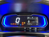 メーターの照明の色でエコドライブをアシスト!大きく見やすい文字で平均燃費等の情報を表示するTFTマルチインフォメーションディスプレイ付きデジタルメーターを採用