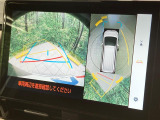 【パノラミックビューモニター】専用のカメラにより、上から見下ろしたような視点で360度クルマの周囲を確認することができます☆縦列駐車や幅寄せ時に活躍してくれます♪