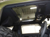 ガラスルーフ(開閉無し)装備です☆