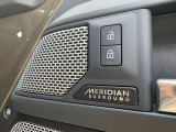 【Meridianサラウンドサウンドシステム】イギリスの老舗オーディオブランドで音質が良く、ドライブ中の音楽をより一層楽しませてくれます。