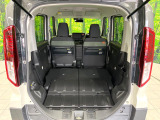 普段のお買い物や通勤、送迎等に十分な荷室スペースを確保しております。セカンドシートを倒すと、大きな荷物の積載も可能です♪