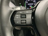 ステアリングにオーディオ操作スイッチが付いています。オーディオ画面に直接タッチしなくても操作が出来ますので、運転に集中できます。
