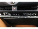 運転席と助手席、それぞれ温度調節ができ、オールシーズン快適なオートエアコンとなっております!