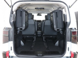 7人乗りの強みはここ!2列目が分離しているキャプテンシートなため、車内での移動もしやすくなっています!