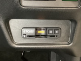 ハンドルの右下にETC2.0がついています。高速道路の料金所の通過も楽々です!。 カードの取り出しもしやすい場所についています。