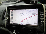 ナビ画面のアップ写真です。フルセグTV・Bluetoothオーディオ・CD・DVDビデオ再生が可能です。